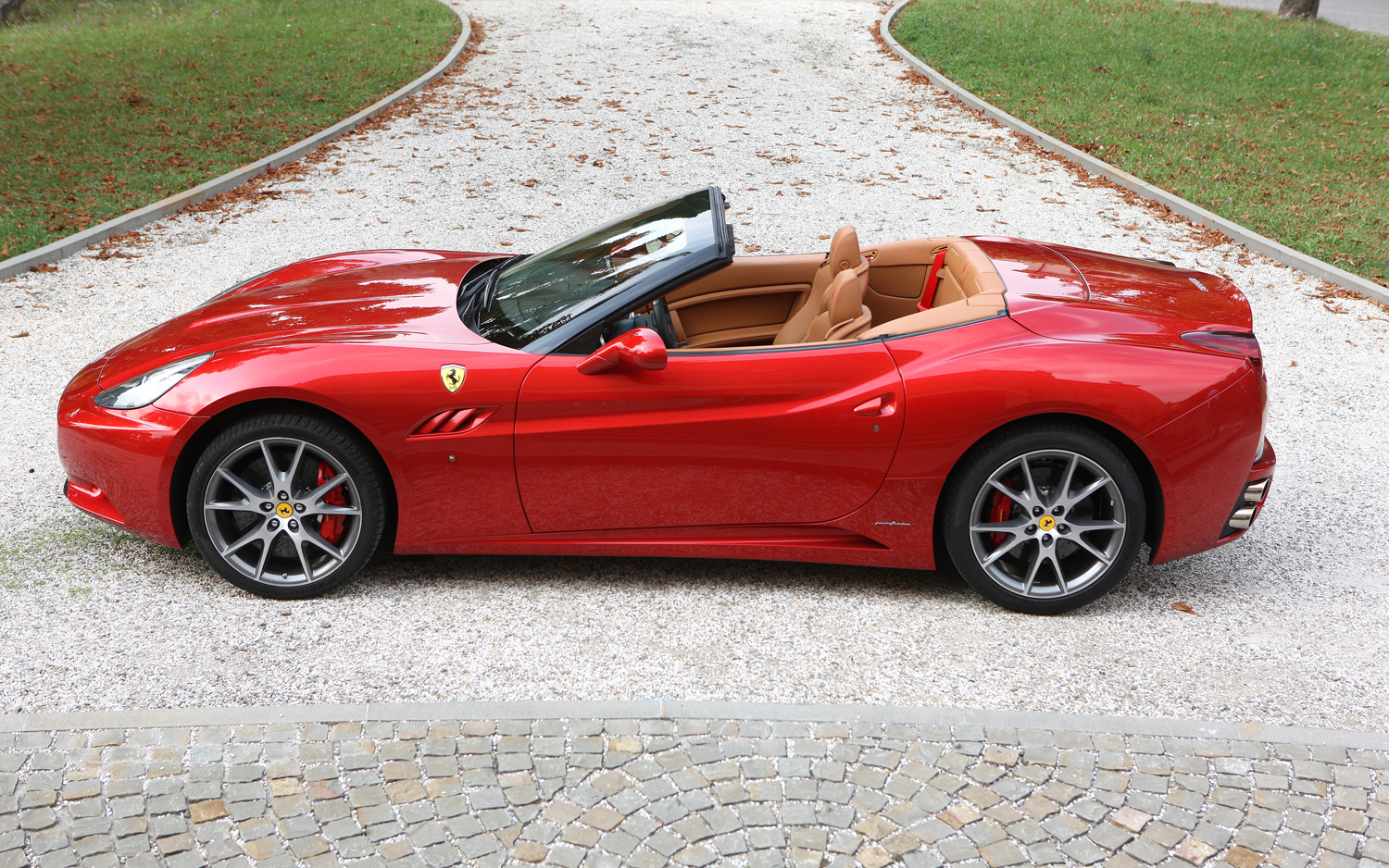 Ferrari-California-side-convertible-top-down